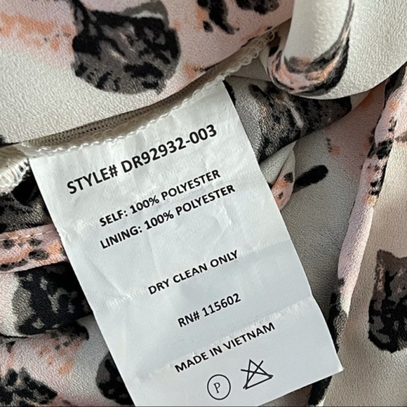 Like New Retail $159 Lush Dress Pink & Cream Floral With Ruffles Lightweight - Picture 6 of 7